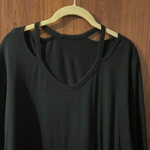 Black V-Neck Women's Top XL
